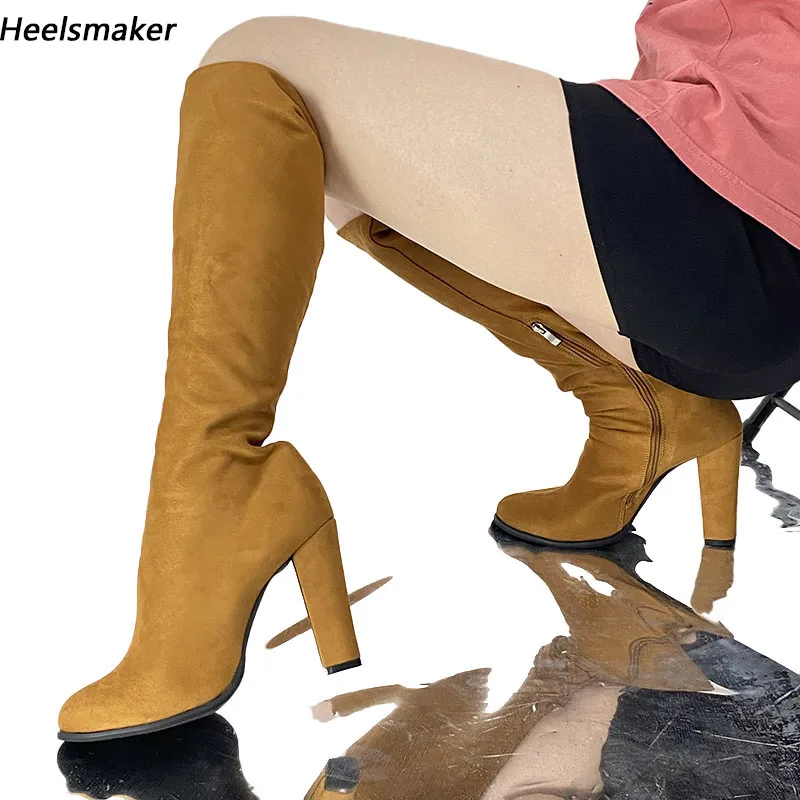 

Sukeia Женские зимние сапоги до колена из искусственной замши на массивном каблуке с круглым носком Коричневый Фуксия Красный Черный Туфли для отдыха Женские размеры США 5-20