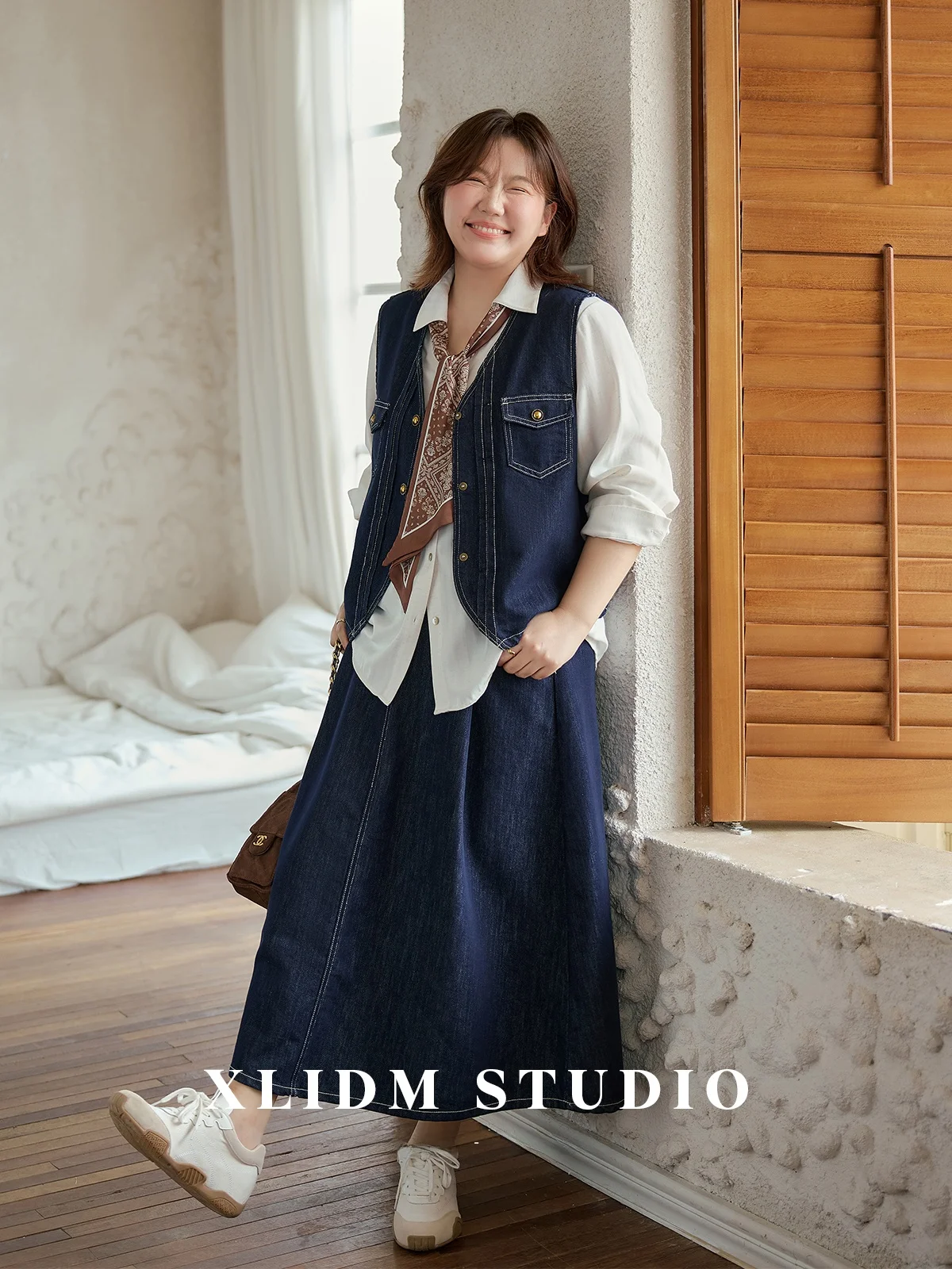 

Женский винтажный джинсовый комплект XLIDM больших размеров: топ с V-образным вырезом и юбка А-силуэта для маскировки бедер, модный повседневный наряд