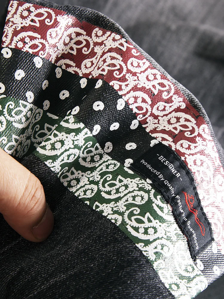 Vaqueros retro americanos de moda para hombre, pantalones de pierna recta pequeños elásticos desgastados con estampado bordado en negro y gris, estilo otoño