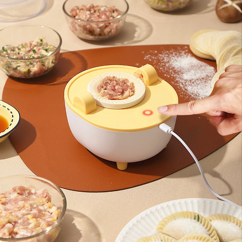 Small household electric dumpling mold automatic dumpling making machine PP material portable USB dumpling maker