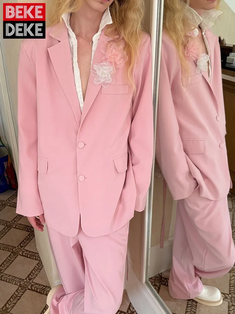 

Модные мужские розовые костюмы, комплект с аппликацией на спине, кружевные пиджаки, комплекты с вышитыми цветами, свободный пиджак, полная длина, брюки, наряды