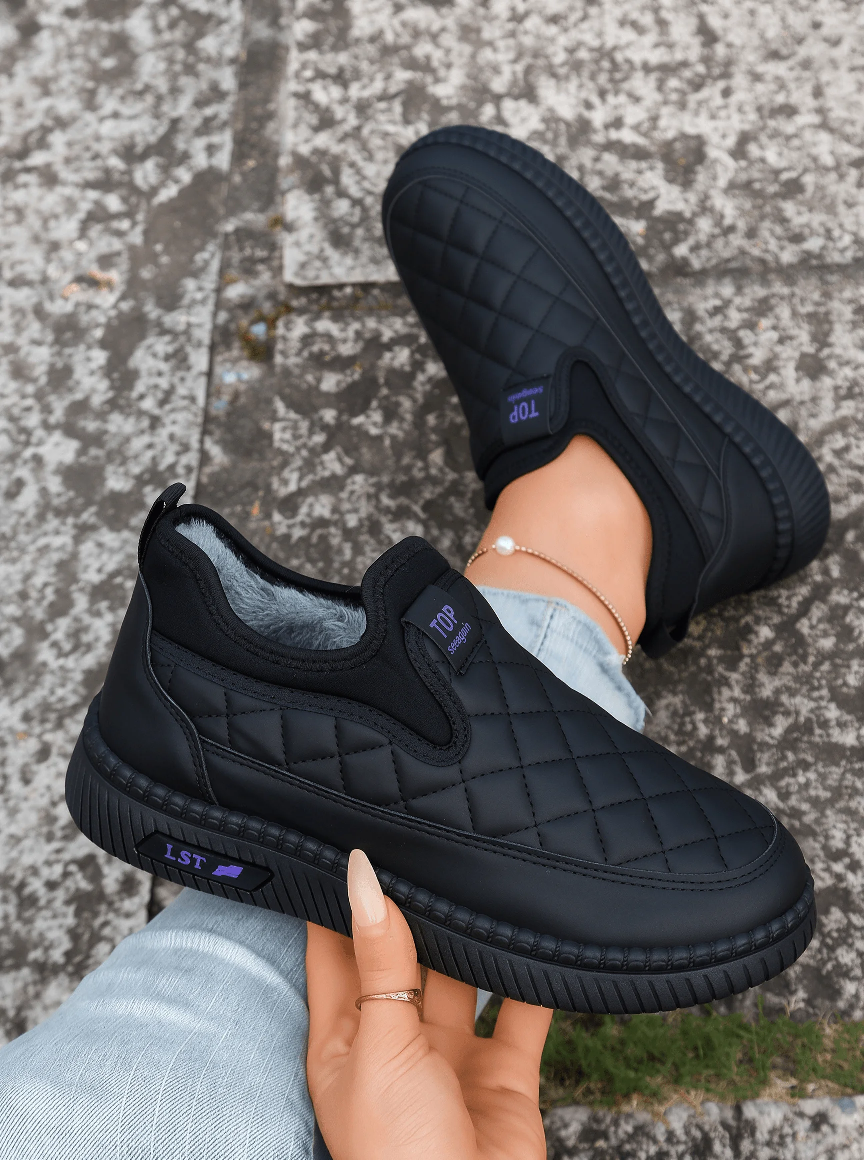 Damen-Schneestiefel, einteilig, zum Überziehen, isoliert, mit wasserdichtem Obermaterial mit Rautenmuster, lässige Damenstiefel. – Detail 10