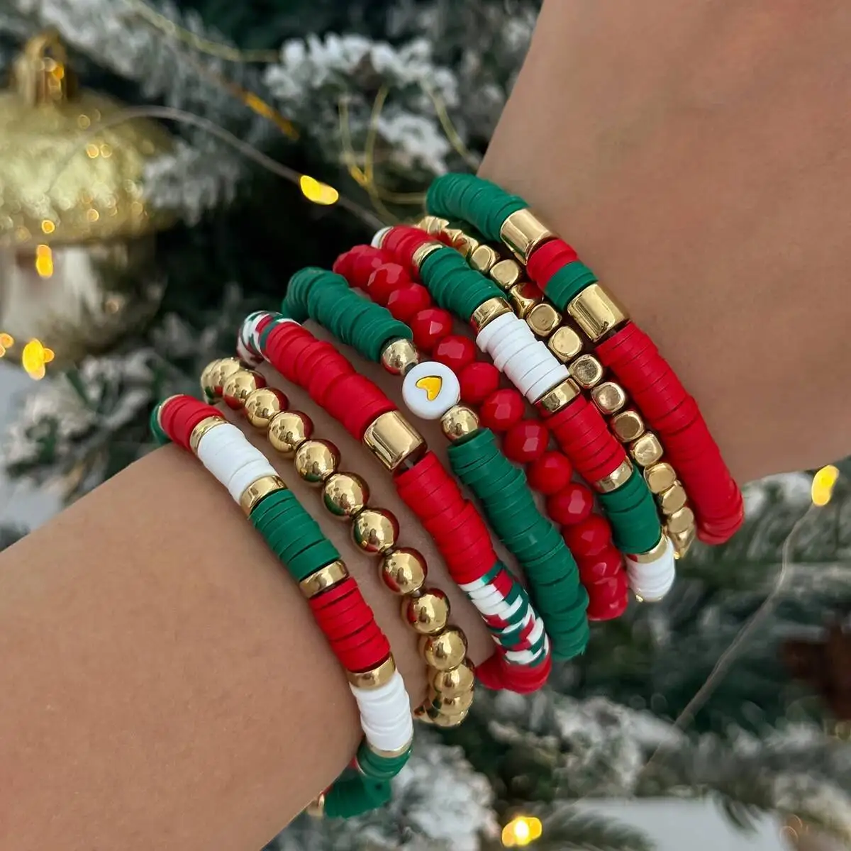 

SHIXIN 8pcs/set Gold Color Red Green Bead Chain Bracelet Women Stackable Elastic Rope Bracelet New Year Christmas Jewelry Gift