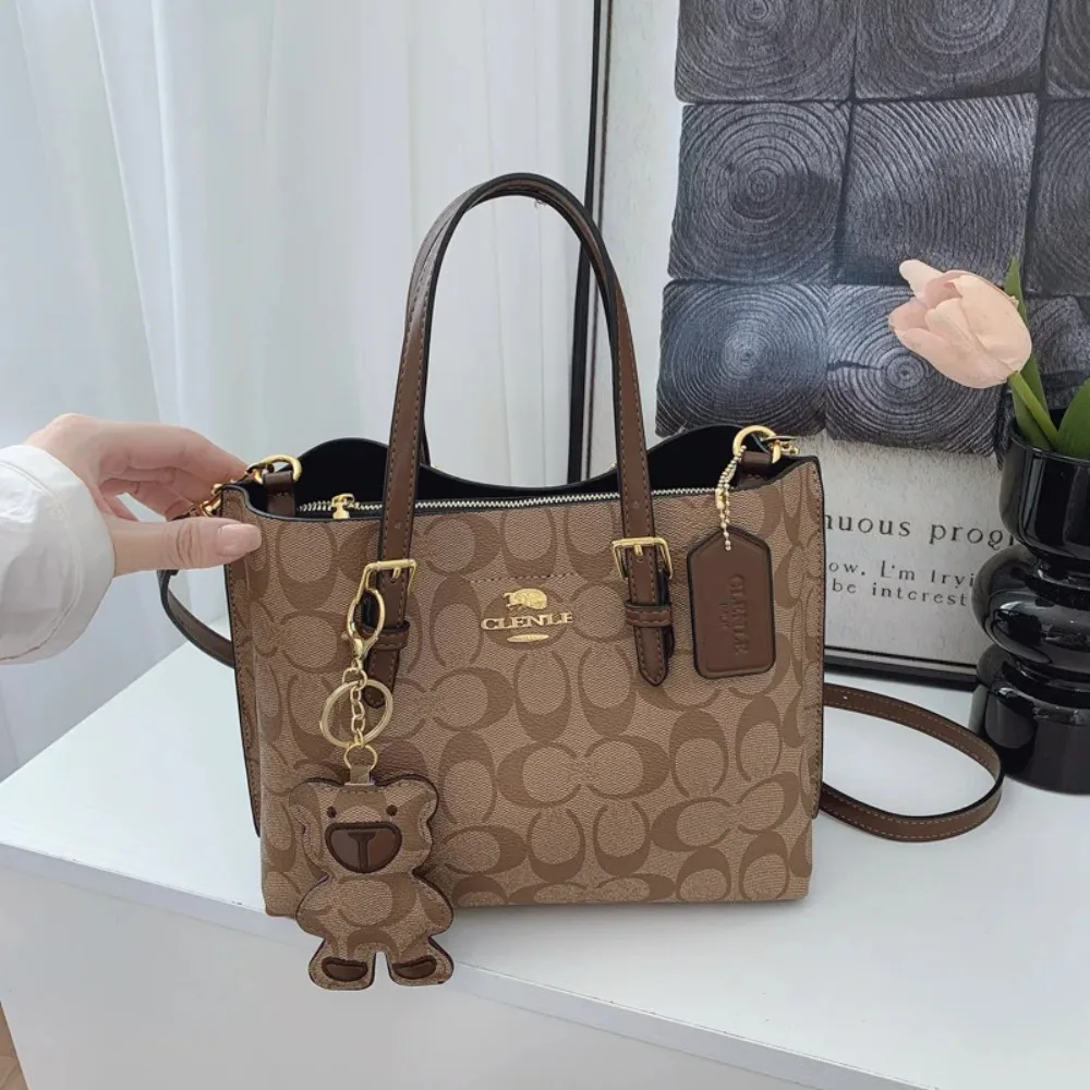 Parisian style fashionable and minimalist women's crossbody bag, featuring vintage leather and lettering design