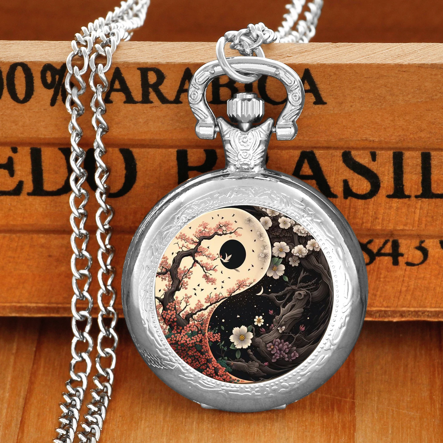 شخصية يين ويانغ الشمس والقمر زهر البرقوق الفضة الفولاذ المقاوم للصدأ ساعة جيب كوارتز قلادة قلادة مجوهرات نسائية