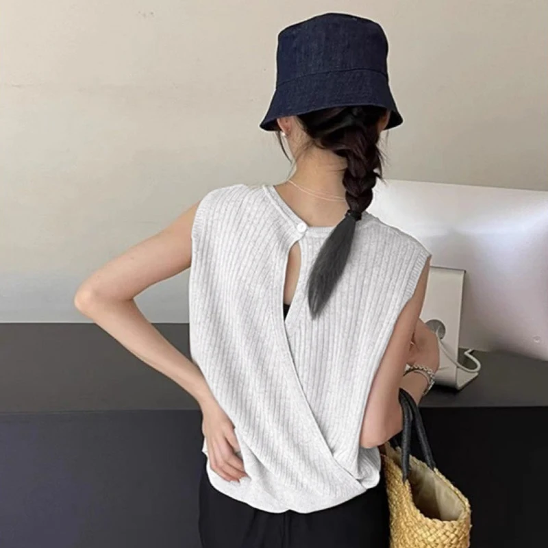 سترة محبوكة عصرية وغير رسمية بدون أكمام مع ظهر مجوف للنساء