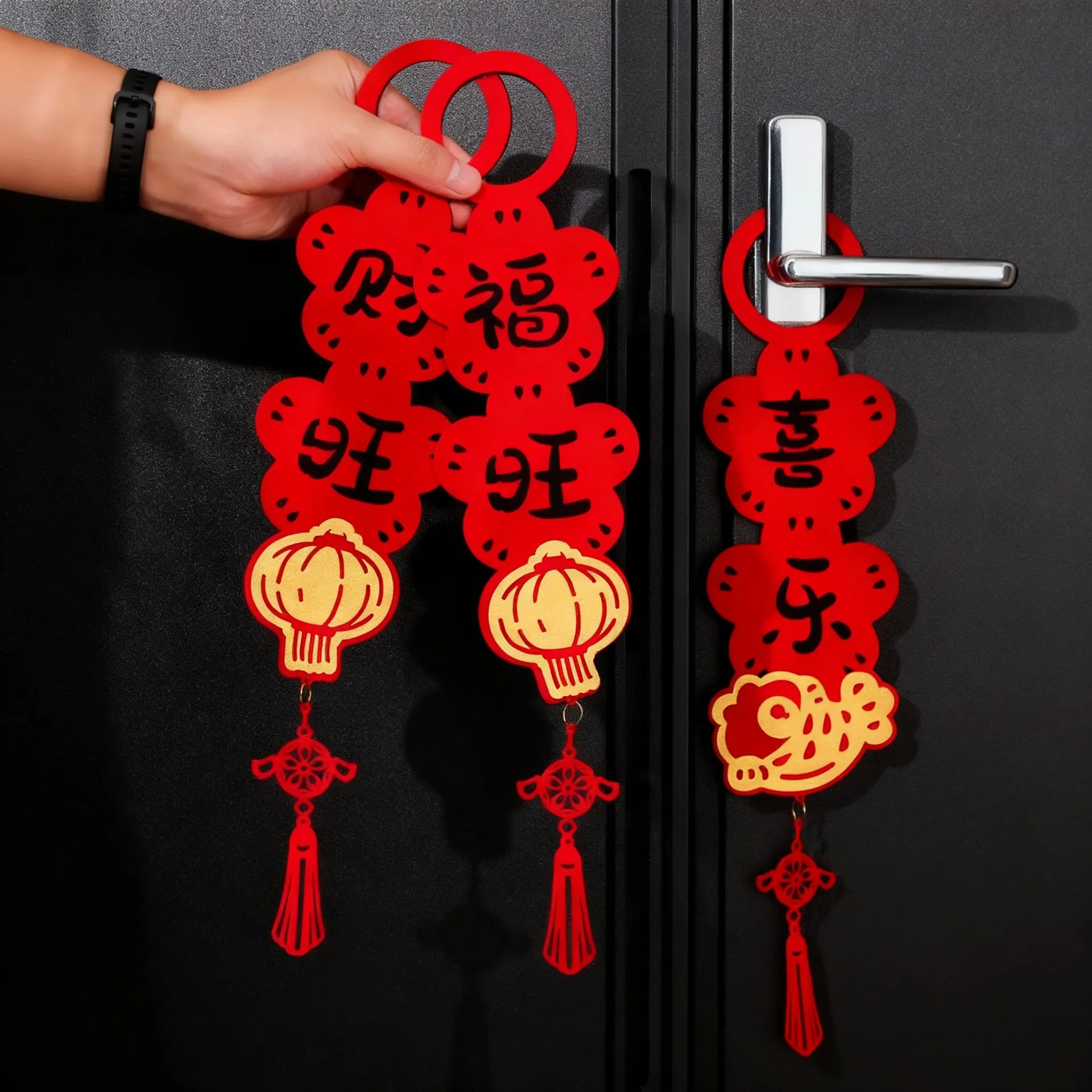 

2/4Pcs New Year Decorations: Year of the Horse Ornaments Door Knob Hanging Decor Small Felt Ornaments Spring Festival Atmosphere