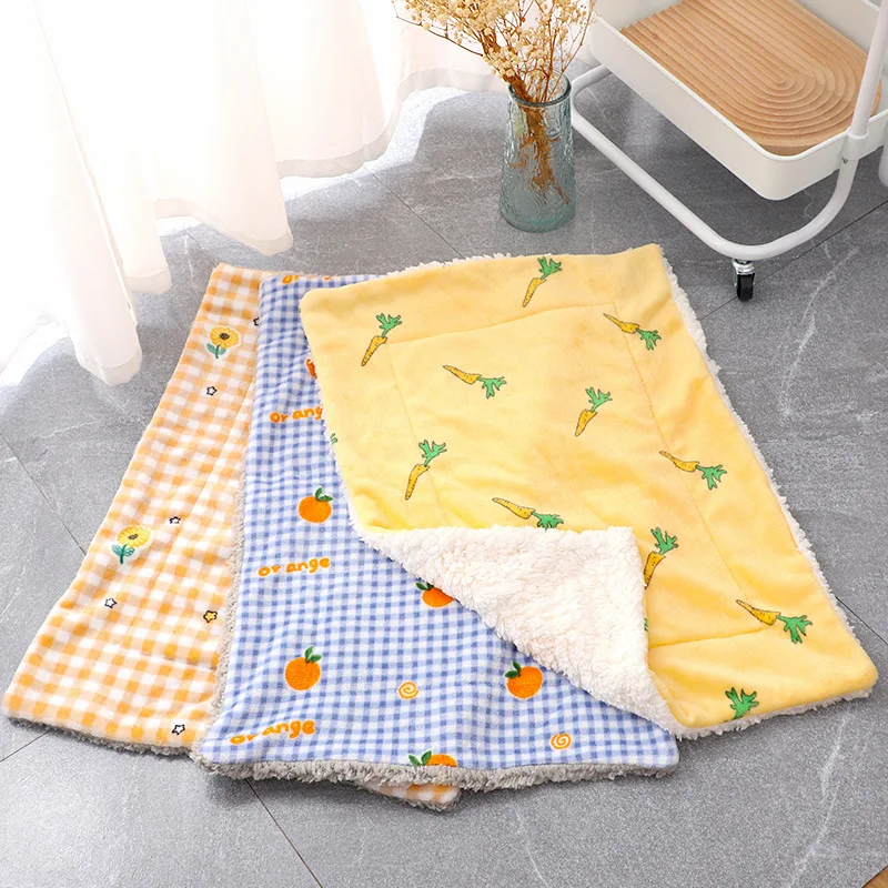 Facecloth หนาผ้าห่มสัตว์เลี้ยงแมวผ้าอ้อมลูกสุนัข Sleeping ที่นอนฤดูหนาวน่ารักแมวอุ่นแผ่นหนาผ้าห่ม