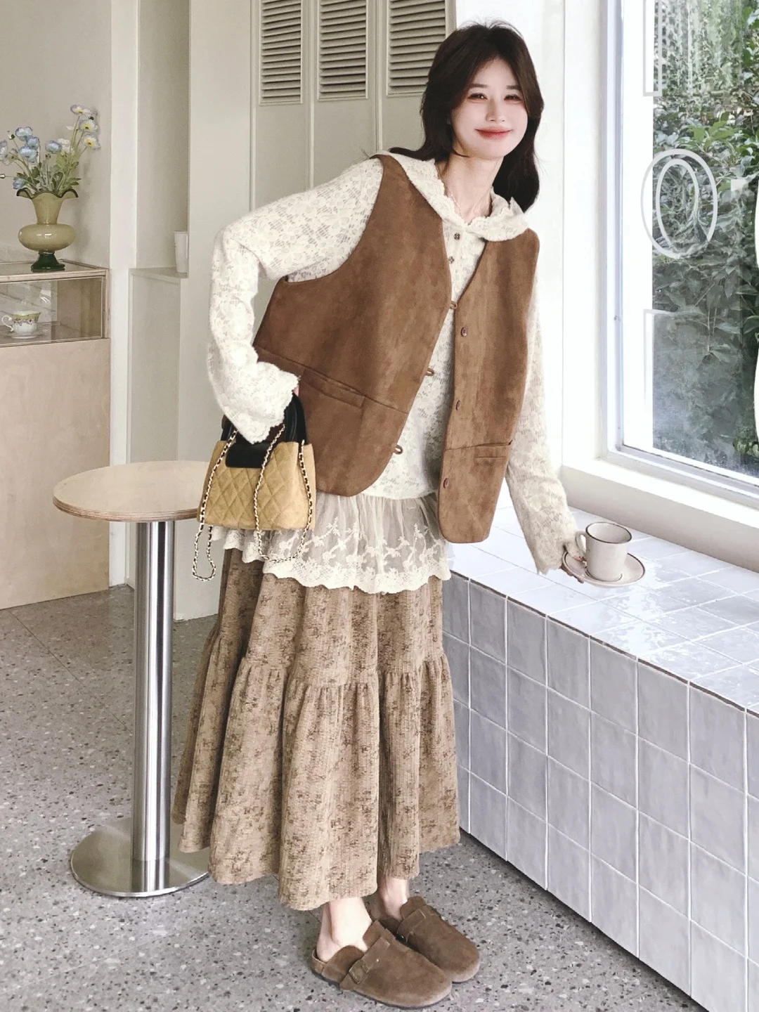 

Girls Spring Autumn New Sle Hat Lace Top Suede Skirt Vest Set High Waist Button Closure Loose Fit Faionable Tee Piece Set