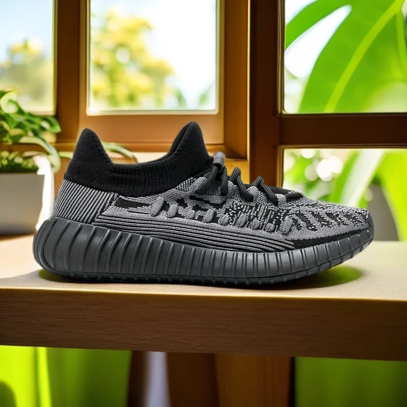 

New Football Shoes Soccer Shoes 3.5-0 Men Women Low Cut Training Boots Breathable Sports Footwear from Mainland China