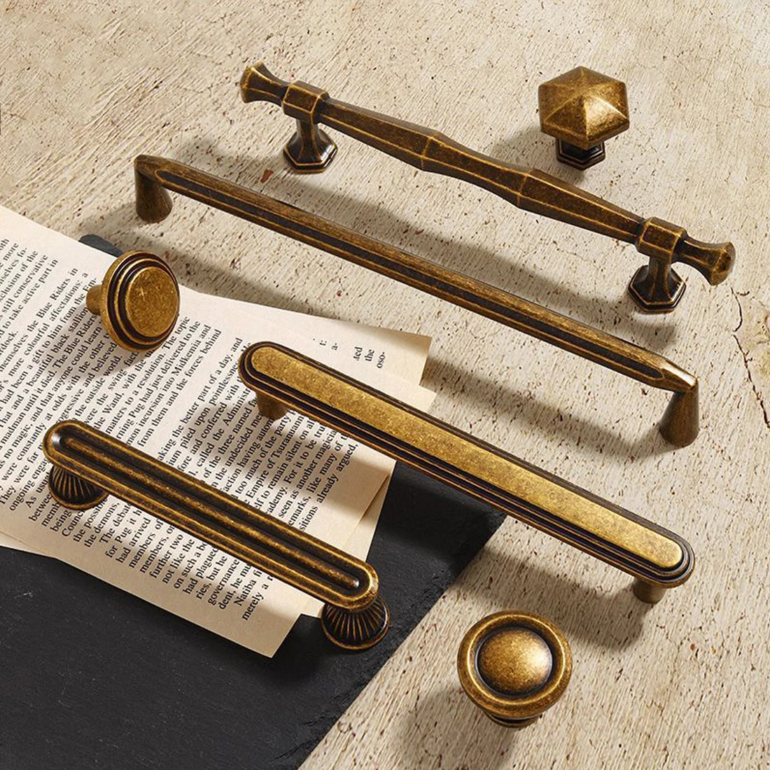 Vintage Cabinet Handles Antique Bronze Kitchen Cupboard Wardrobe Pulls Zinc Alloy Retro Furniture Handle Drawer Dresser Knobs