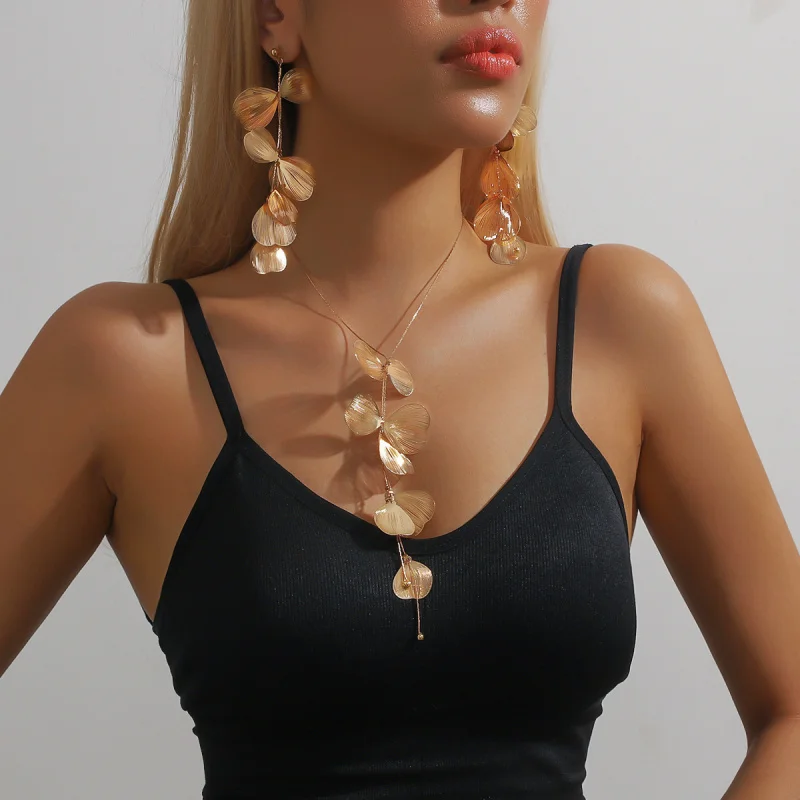 

European and American Niche Ginkgo Leaf Tassel Necklace Earrings Sweet Cool Style Retro Metal Necklace for Women