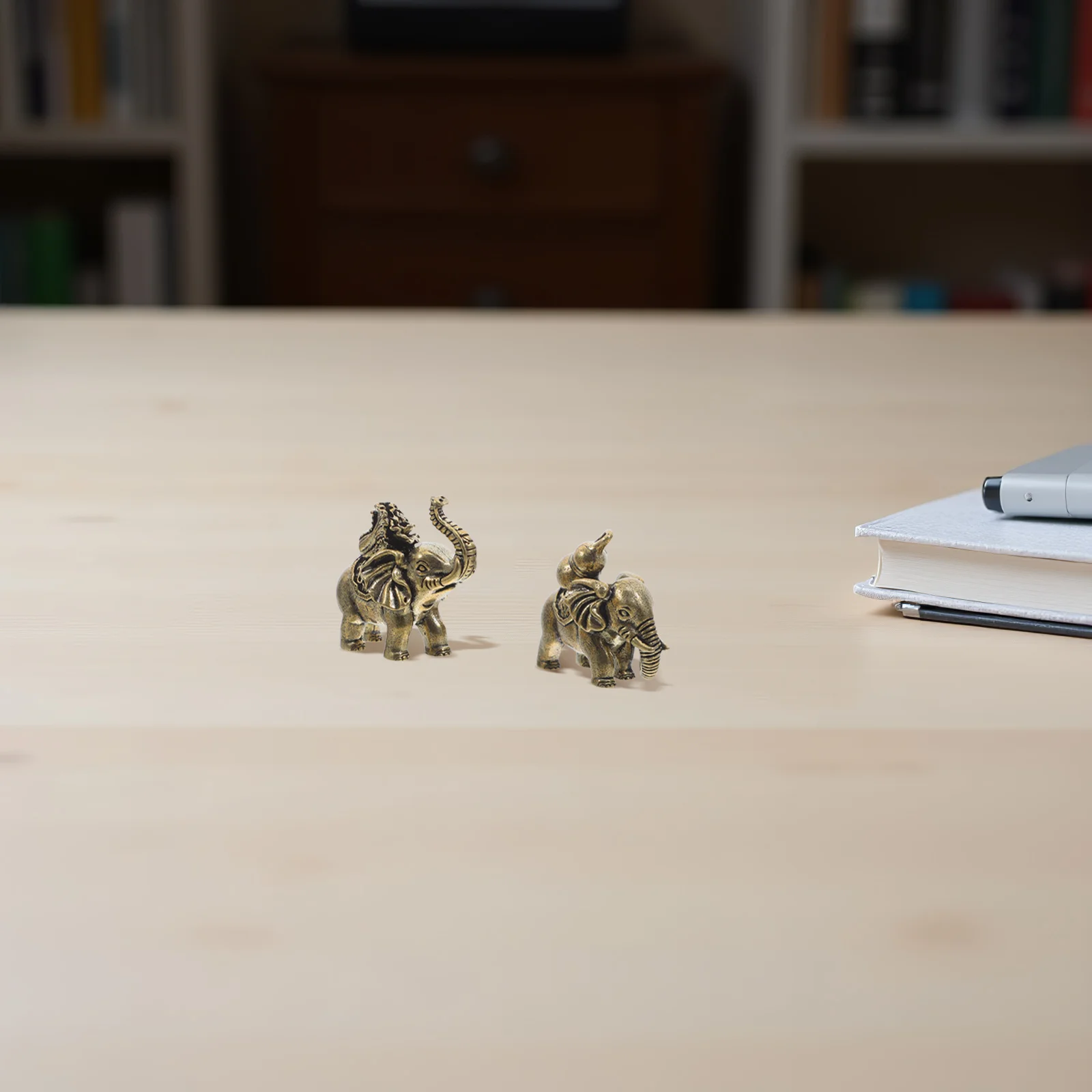 

2Pcs Pure Copper Elephant Sculpture Set Intricate Brass Animal Statues for Home Office Decor Feng Shui Wealth Symbol Tabletop