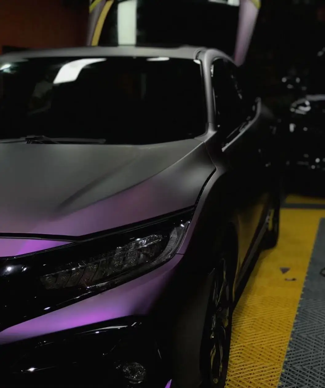 ماتي الأرجواني سيارة التفاف مقاوم للماء الفينيل فيلم الجملة ملصق التفاف احباط سيارة التفاف الفينيل