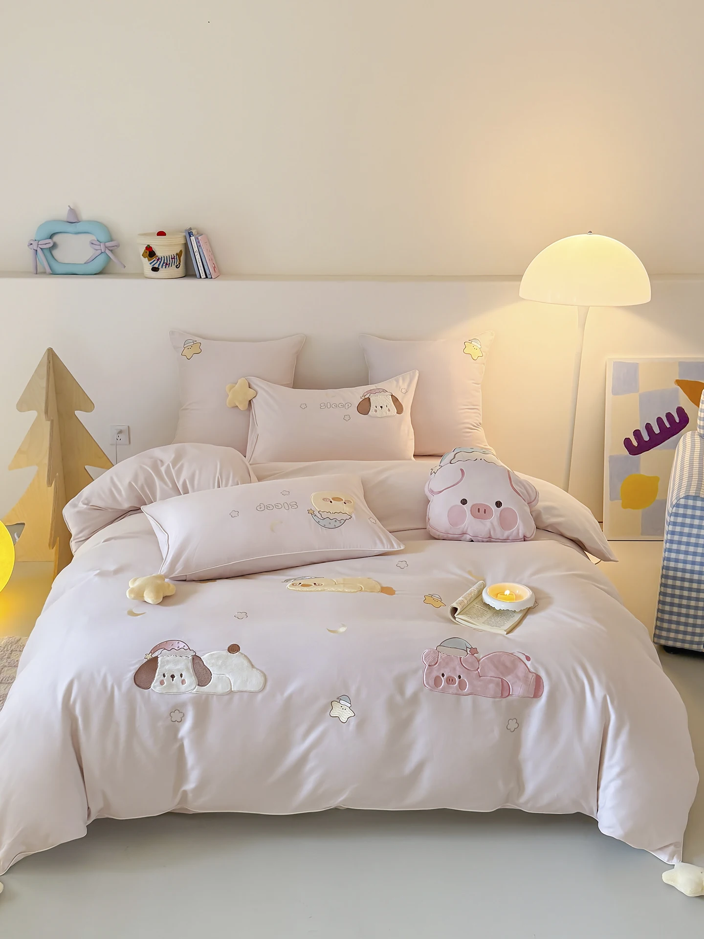 Thiened Cotton Flannel Four-Piece Bedding Set for Girls Cartoon Pig Design Pure Cotton Soft And Comfortable for All Ages