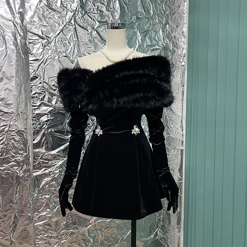 Ele Velvet One-Piece Wrap Dr mit Handschuhen und Fellmaul für den Abend Par High-End-Pelzbustier von Lady Name