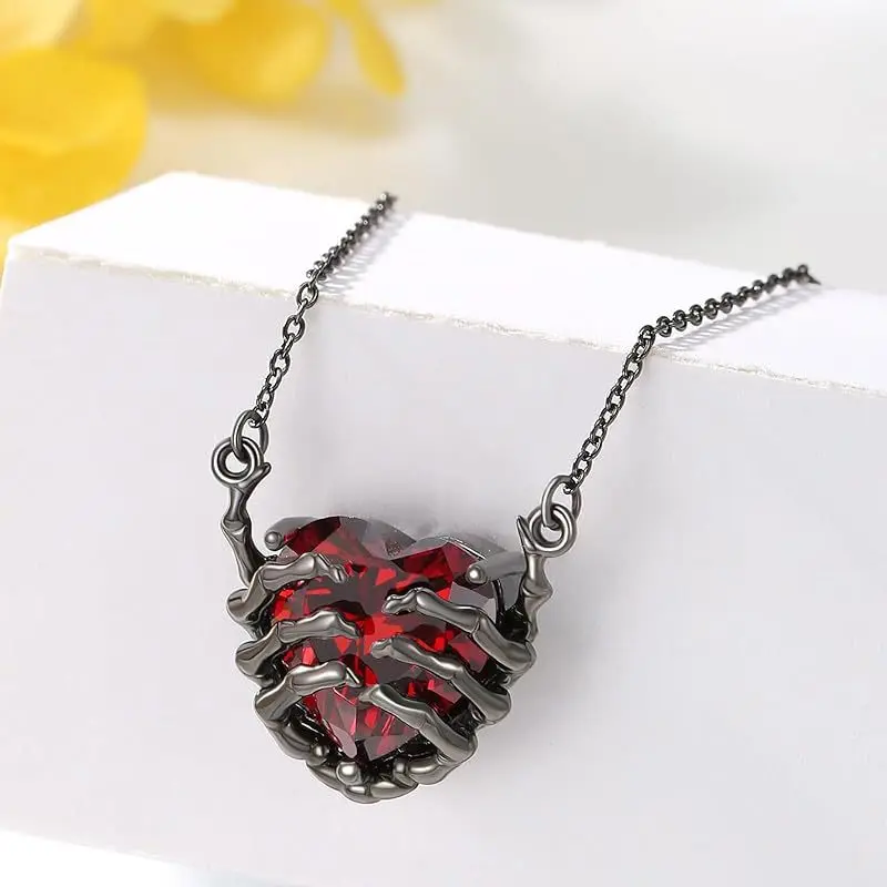 New Exaggerated Punk Gothic Personality Dark Red Heart Ghost Claw Pendant Necklace for Women Men Fashion Black Hip Hop Jewelry