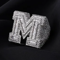 Anillo de diamante de corte redondo para hombres, joyería Unisex, letra inicial M, rectángulo brillante, Iced Out, Hip Hop, la mejor calidad