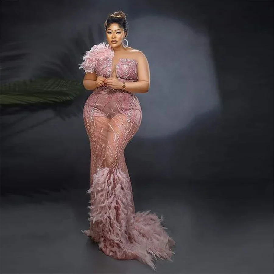 

Plus Size Lace Appliques Feather Evening Gowns African Women Formal Party Dress Sweep Train Sexy See Through Pink Prom Dresses