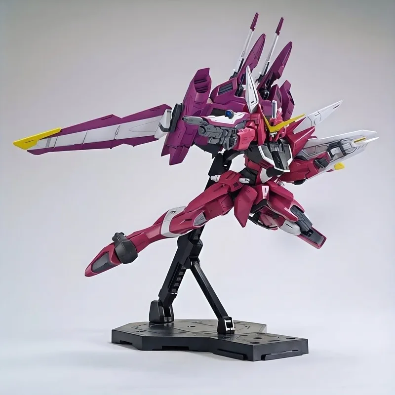 

Bandai MG Justice 2.0 Assembly Model Toy 1/100 Motable Armor With Stand Water Sticker Children's Gift Collection