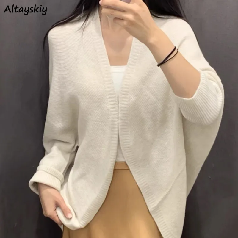 Minimalist Cardigans for Women Loose V-neck Solid Spring Autumn Casual Korean Style Elegant Clothing Warm Chic Vintage No Button