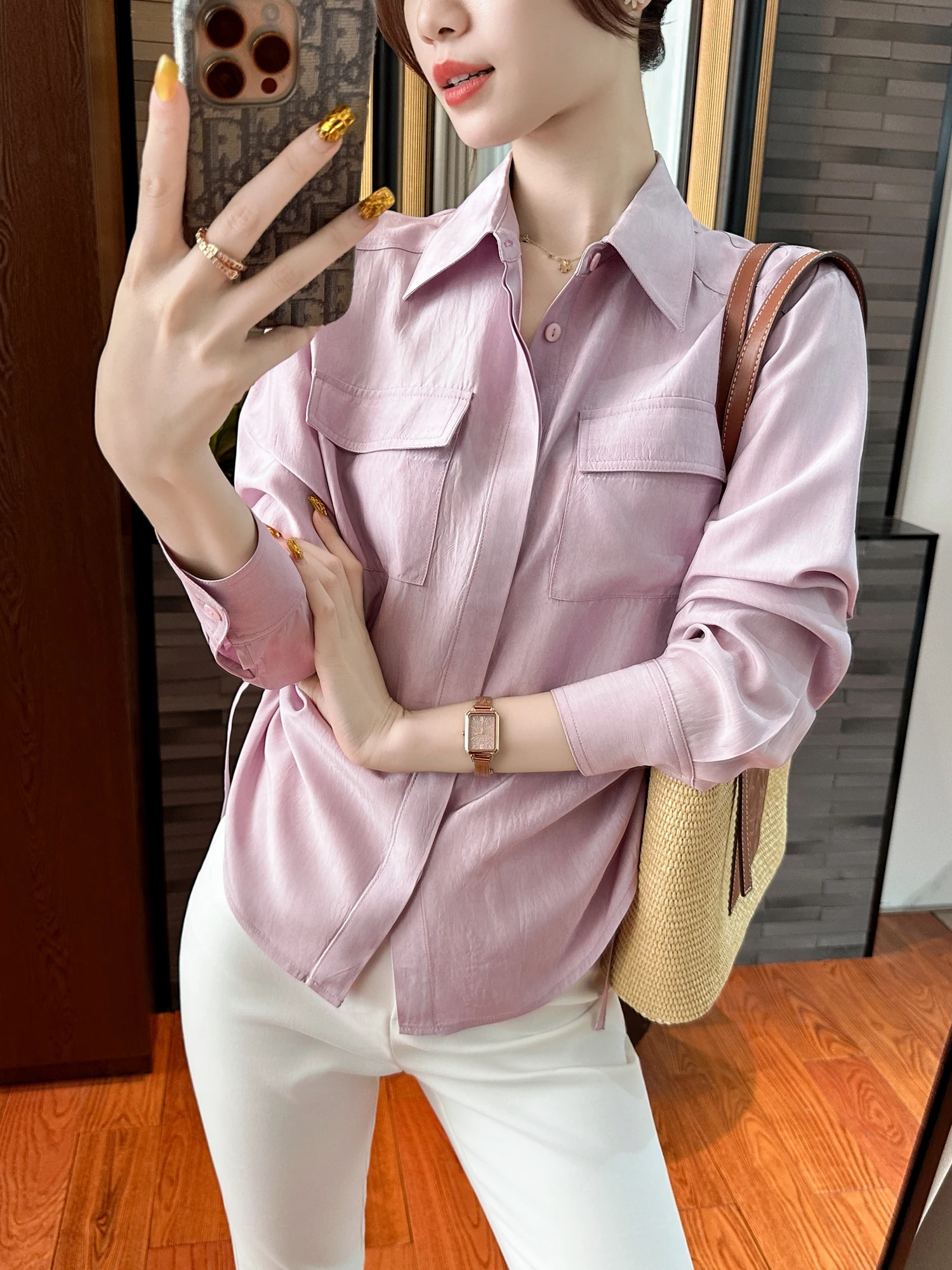 

Фиолетовая рубашка из ацетата с плиссированным дизайном для деловых женщин: стильная офисная одежда в тайском стиле