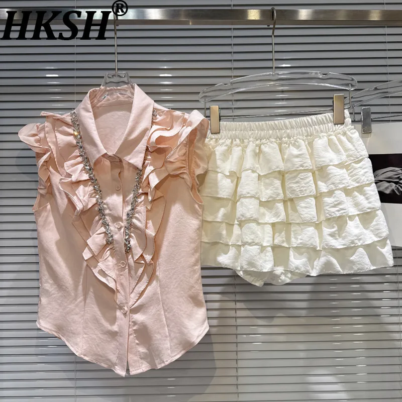 

HKSH Summer New Women Sweet Elegant Tide Studded Diamonds Ruffles Shirt Tops Short Layed Pleated Puff Skirt Two-piece Set HK7809