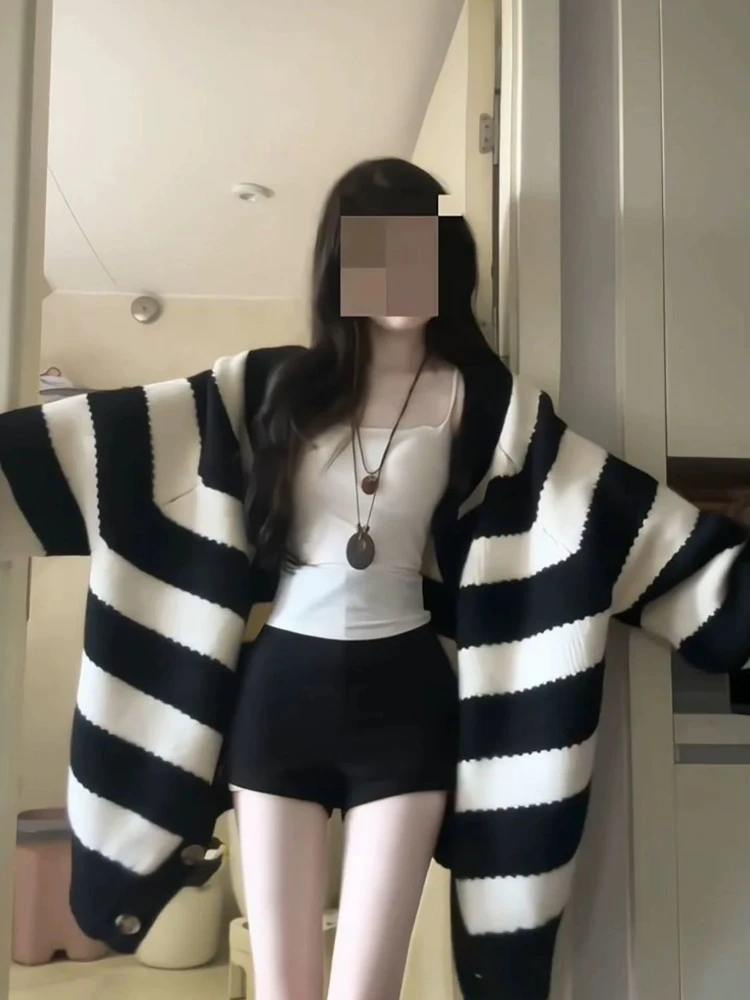 Streetwear Grunge Gestreifte Strickjacken Frauen Y2k Ästhetischen Einreiher Herbst Pullover Adrette Casual Lose Gestrickte Mäntel