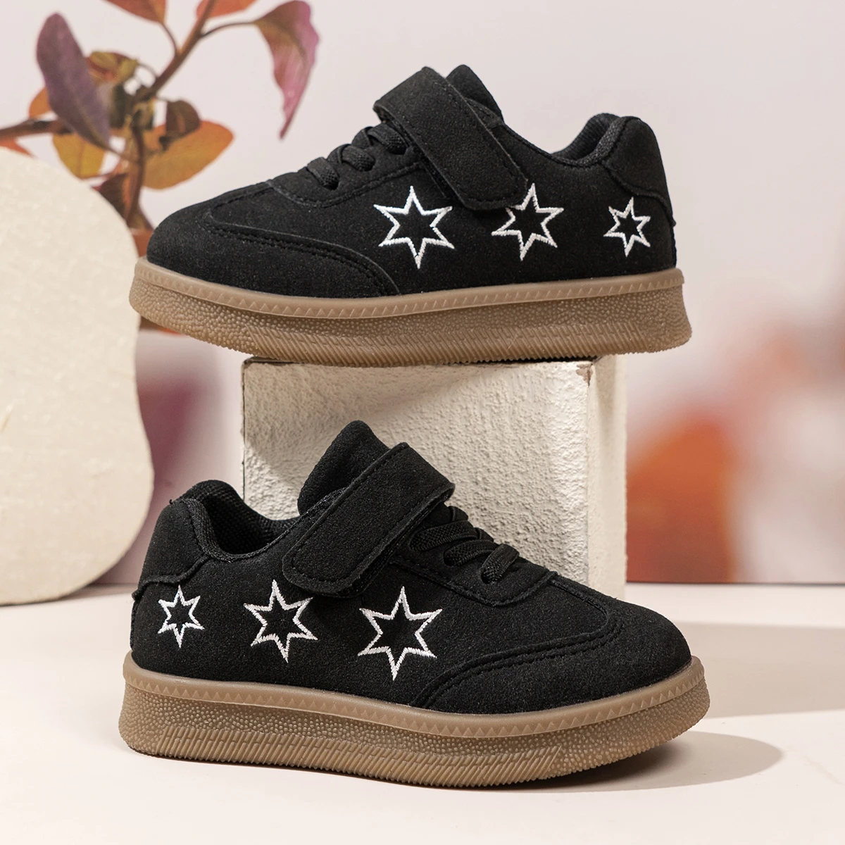Toddler Retro Casual Sneakers, Star Embroidery Hook‑and‑Loop Soft Sole Kids Autumn Shoes for Boys Girls