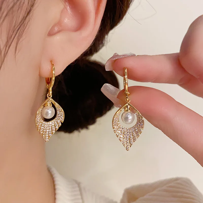 Fashion Unique Design Elegant Exquisite Micropaved Zirconia Pearl Earrings For Women Everyday Accessories Party Jewelry Gifts
