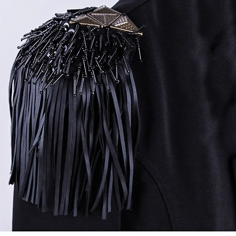 1PCS Leather Tassel Shoulder Decoration Stage Brooch Epaulets Epaulettes Spikes Escapulario Women Blazer Accessories Coat Suit