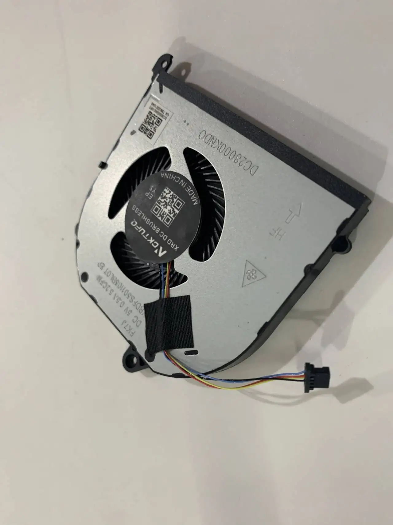 مروحة تبريد وحدة المعالجة المركزية للكمبيوتر المحمول Dell XPS 15 9570 7590 Precision 5530 08YY9