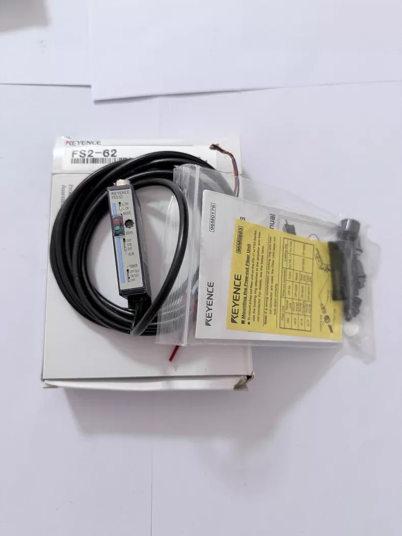 1PC KEYENCE FS2-62 Proximity Sensor FS262 #Xhd2