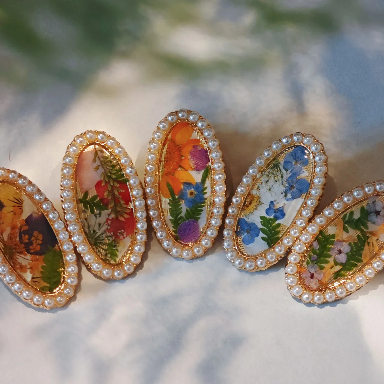 3226 Wholesale Handmade Cute Pearl Small Hair Clips Plant Dried Real Flower Hair Accessories Duckbill Clips Christmas Gift