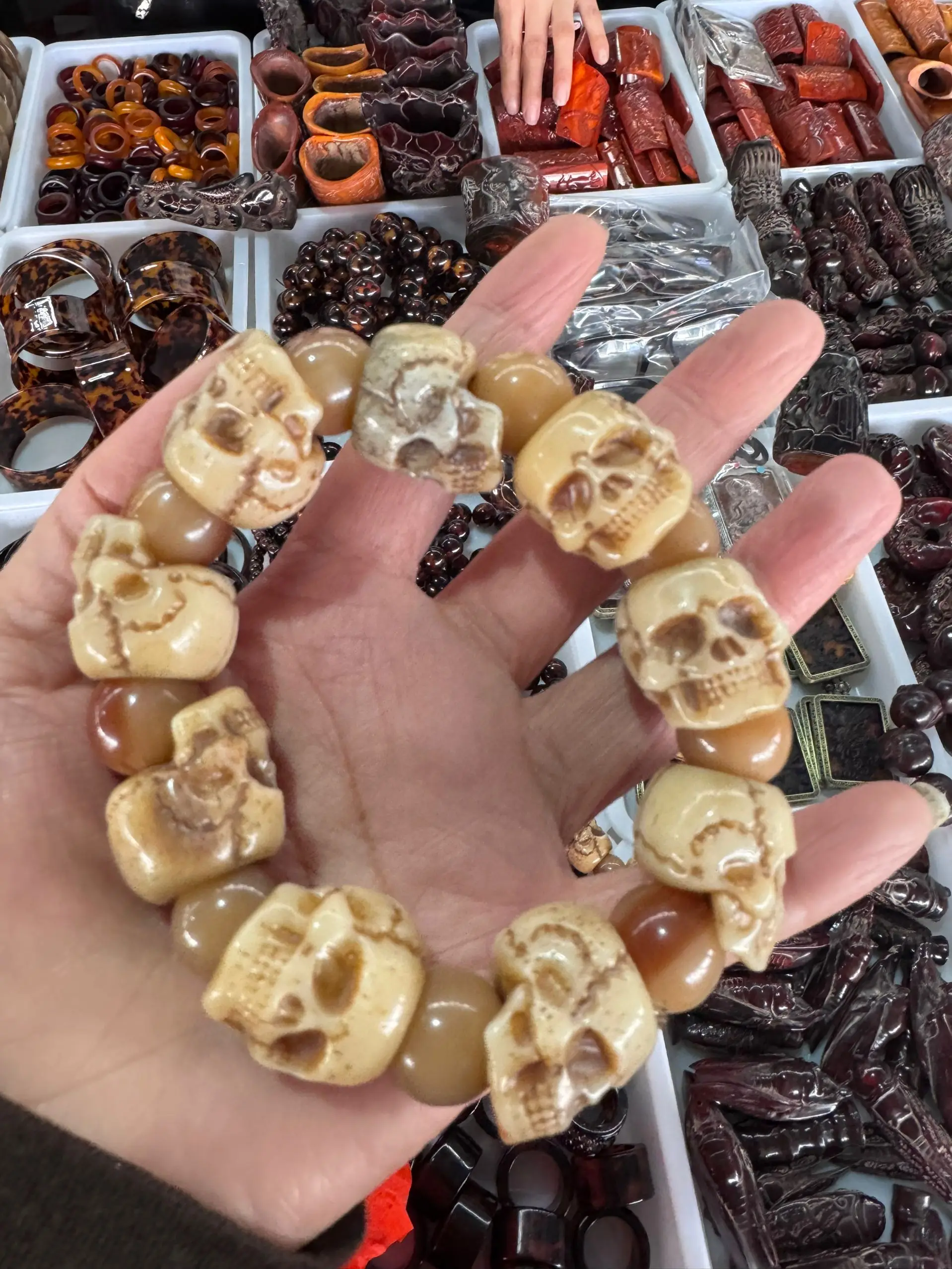 

Tianzhu Old Men Tibetan style cow bone carving skull bead bracelet