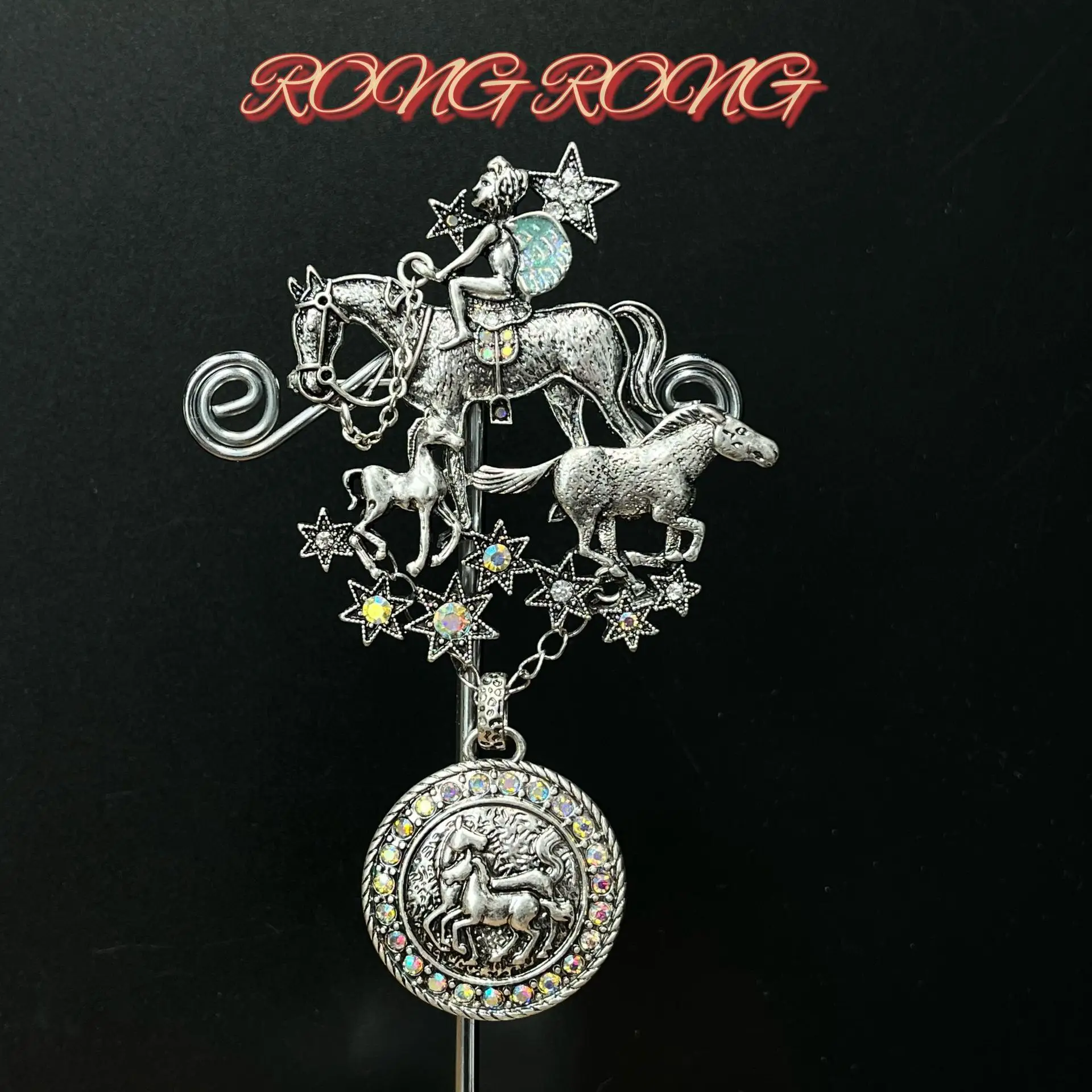 

KF Trend Retro Literature and Art Heavy Industry Plain Silver Elf Horse Color Diamond Star Round Ancient Coin Pendant Brooch