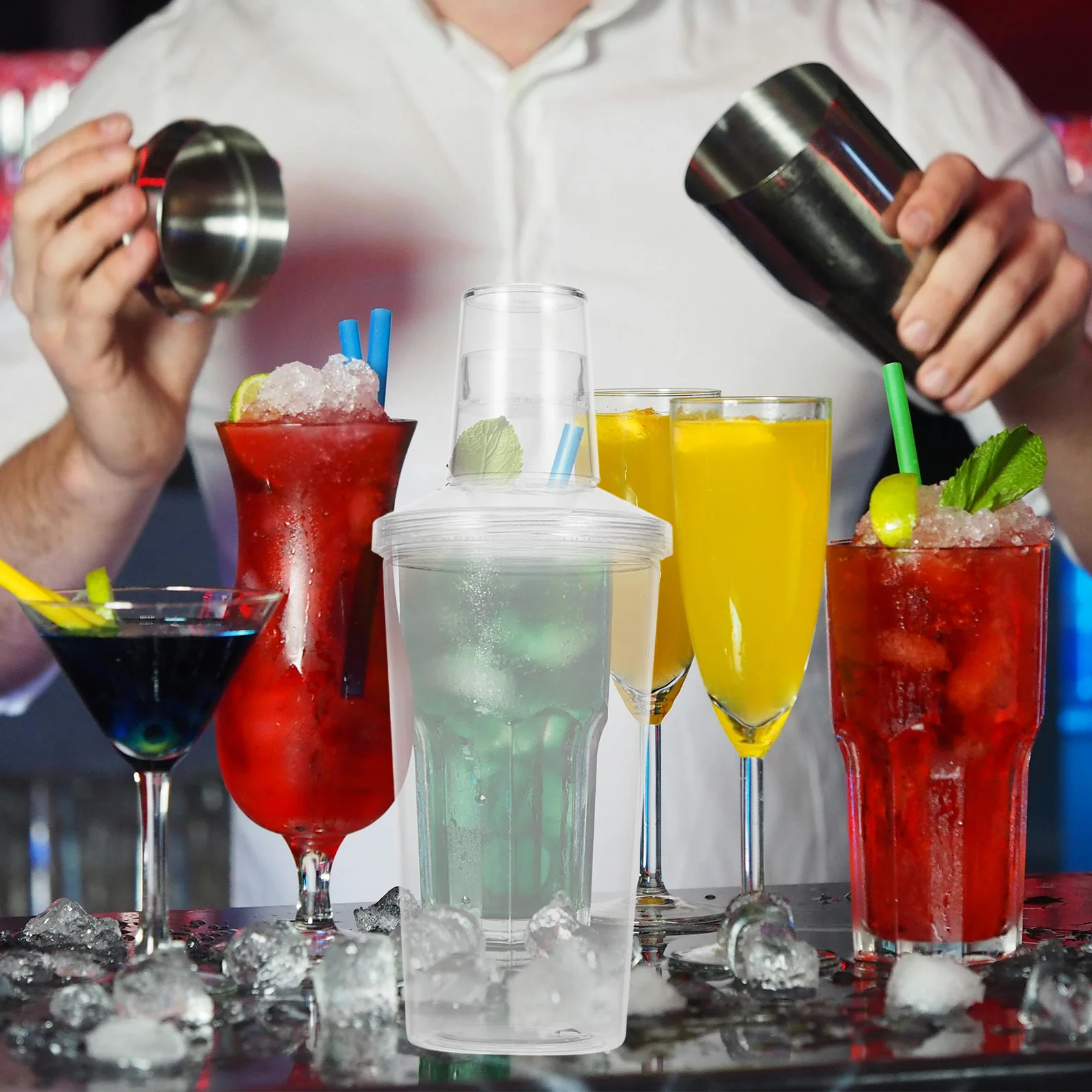 

Transparent Cocktail Shaker Plastic Drink Mixer Easy-Read Scale Lightweight Portable Shaking Cup for Milk Tea Mixed