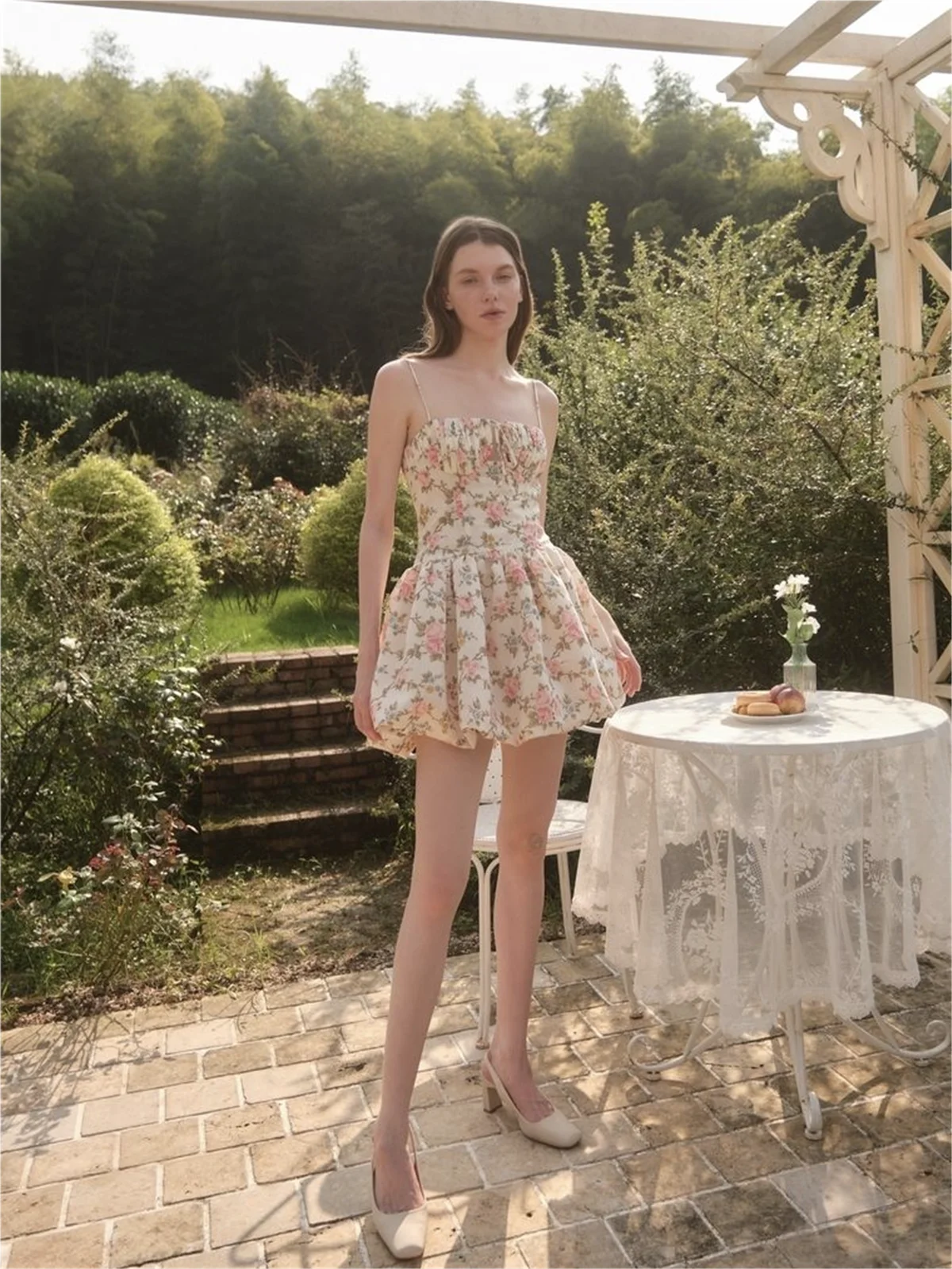 Vestido corto de verano con volantes para mujer, minivestido elegante con estampado floral, Espalda descubierta, moda coreana, 2024