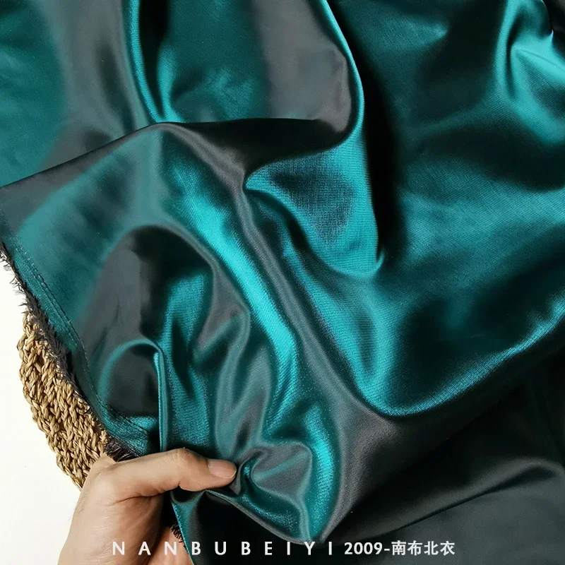 Two Tone Sparkling Satin Fabric Upright Upright Costume Cosplay Wholesale Cloth By The Meter for Sewing Diy Material