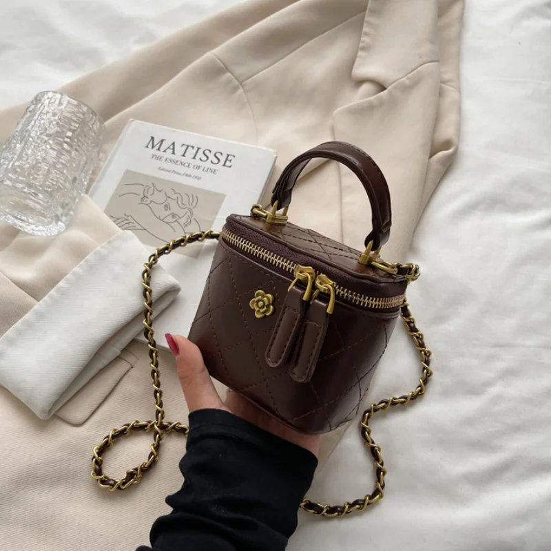 Small  Shoulder Bucket Bag For Women Classic Mini Clutches Female Small Square Bag Crossbody Metal Chain Handbag image 5