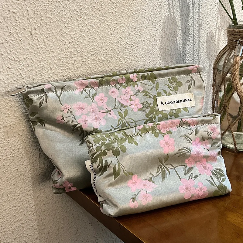 

Canvas Makeup Organizer Cosmetic Pouch Travel Toiletry Bag for Skincare Touch Up with ID Card Holder Hand Carry Clutch