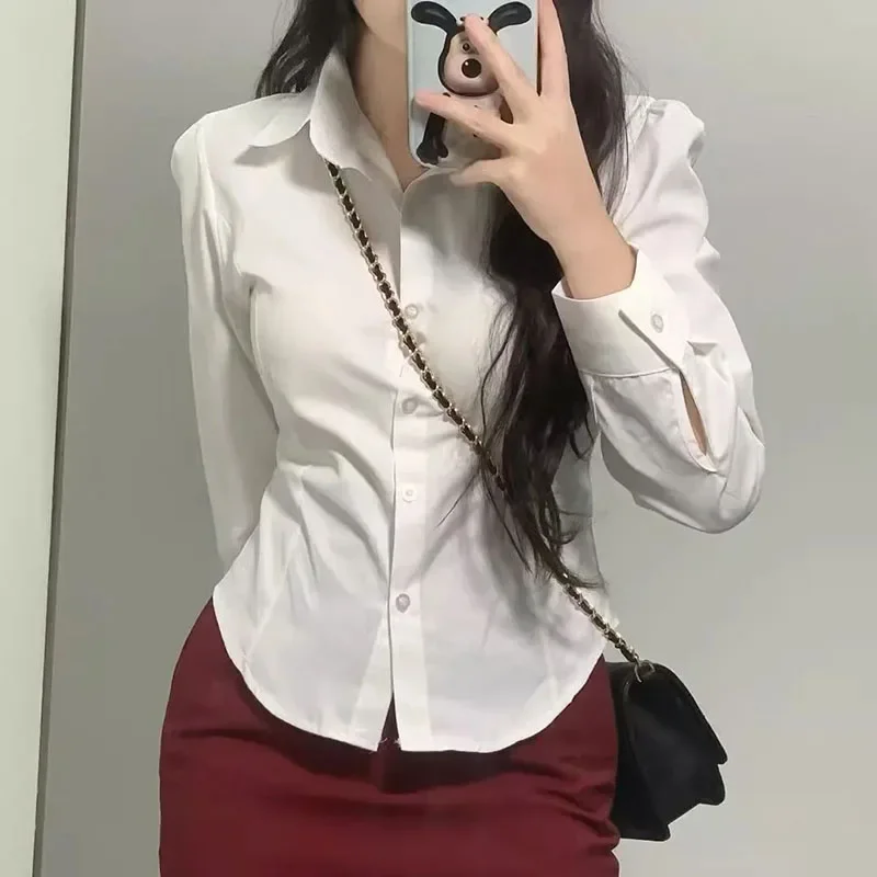 FANAN Preppy نمط قمصان بيضاء المرأة الكورية ضئيلة طويلة الأكمام مكتب قميص السيدات 2025 الربيع زر على الموضة التلبيب بلوزة قصيرة