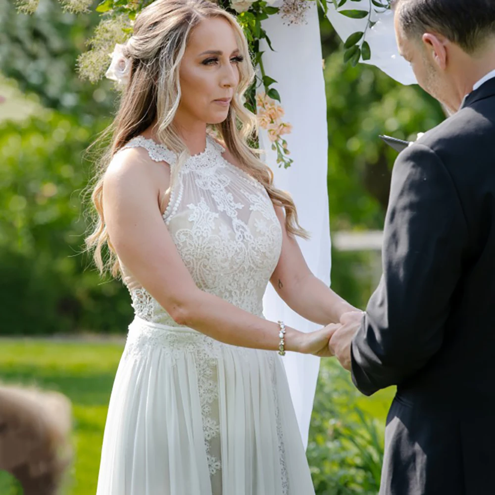 Halter Hals Een Lijn Chiffon Boho Bruidsjurken Groot Formaat Mouwloos Aangepaste Echte Foto's Tattoo Kant Illusie Terug Bruidsjurk