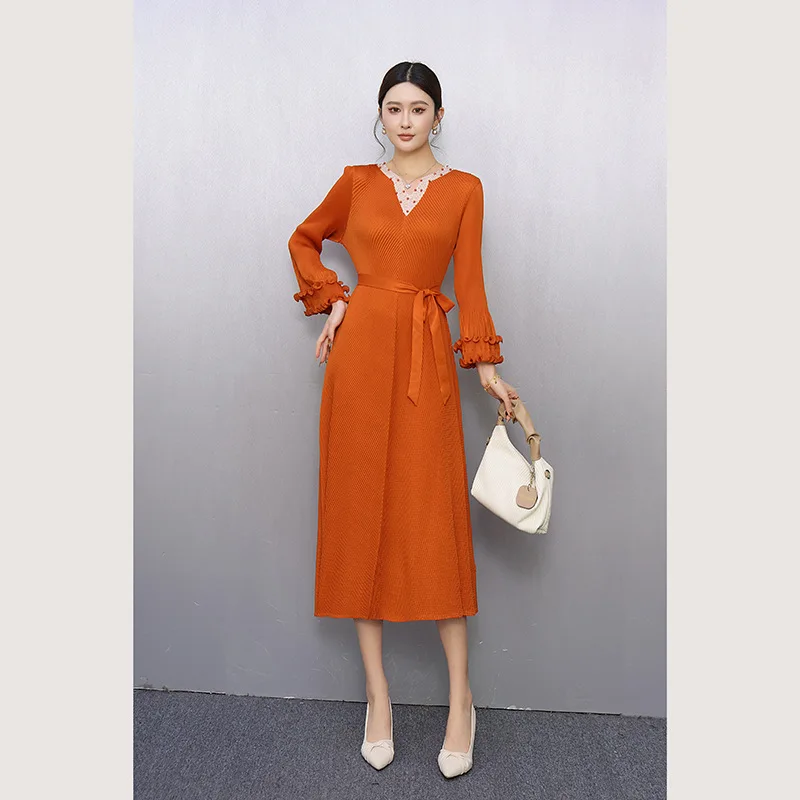 Miyake plisado 2025 nuevo vestido rojo plisado de estilo famoso a la moda para mujer falda elegante de longitud media con cintura para personas mayores