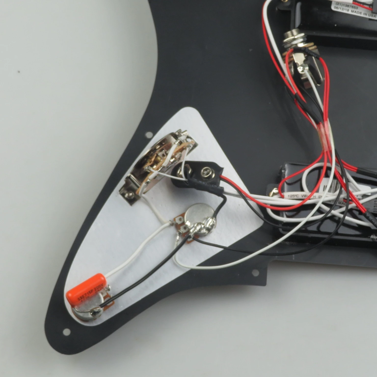 HH Active Loaded Prewired Pickguard Black Pearl 4Ply Scratch Plate Dual Black Active Humbucker Pickups 1V1T For Electric Guitar view 5