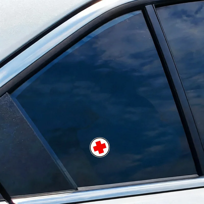 Erste-Hilfe-Kreuz-Aufkleber Rot-Weiß Medizinische Warnung Wasserdichter Vinyl-Aufkleber Auto Laptop Flasche LKW Motorrad Dekoration
