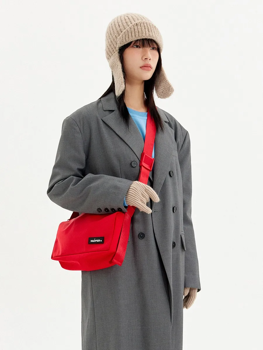 Vaoper Red Crossbody Bag Unisex Commuter Large Capacity Winter Trendy Bag Soft British Style Leisure Casual Zipper Closure