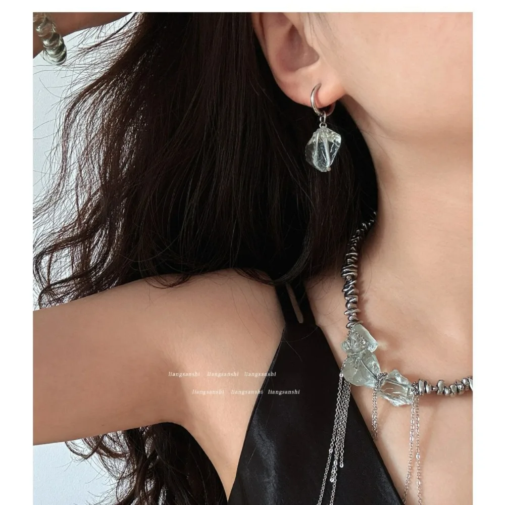 

New Arrival Autumn and Winter Jewelry Natural Sea Urchin Stone Beaded Necklace High-end Aquamarine Tassel Pendant Clavicle Chain