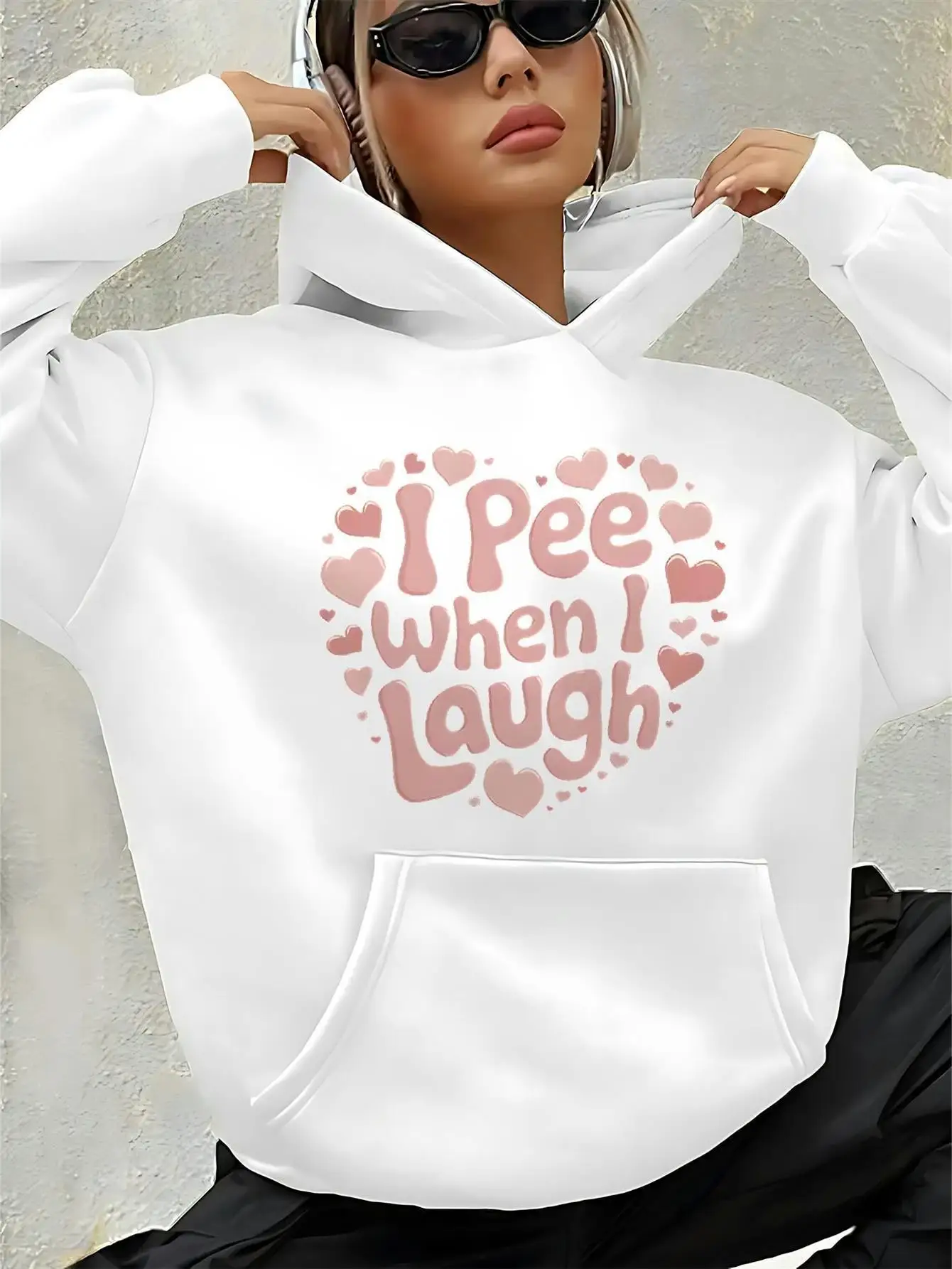 

Женская забавная толстовка с капюшоном с рисунком «i Pee When I Laugh» — большой мягкий розово-белый пуловер с сердечком и смеем лица