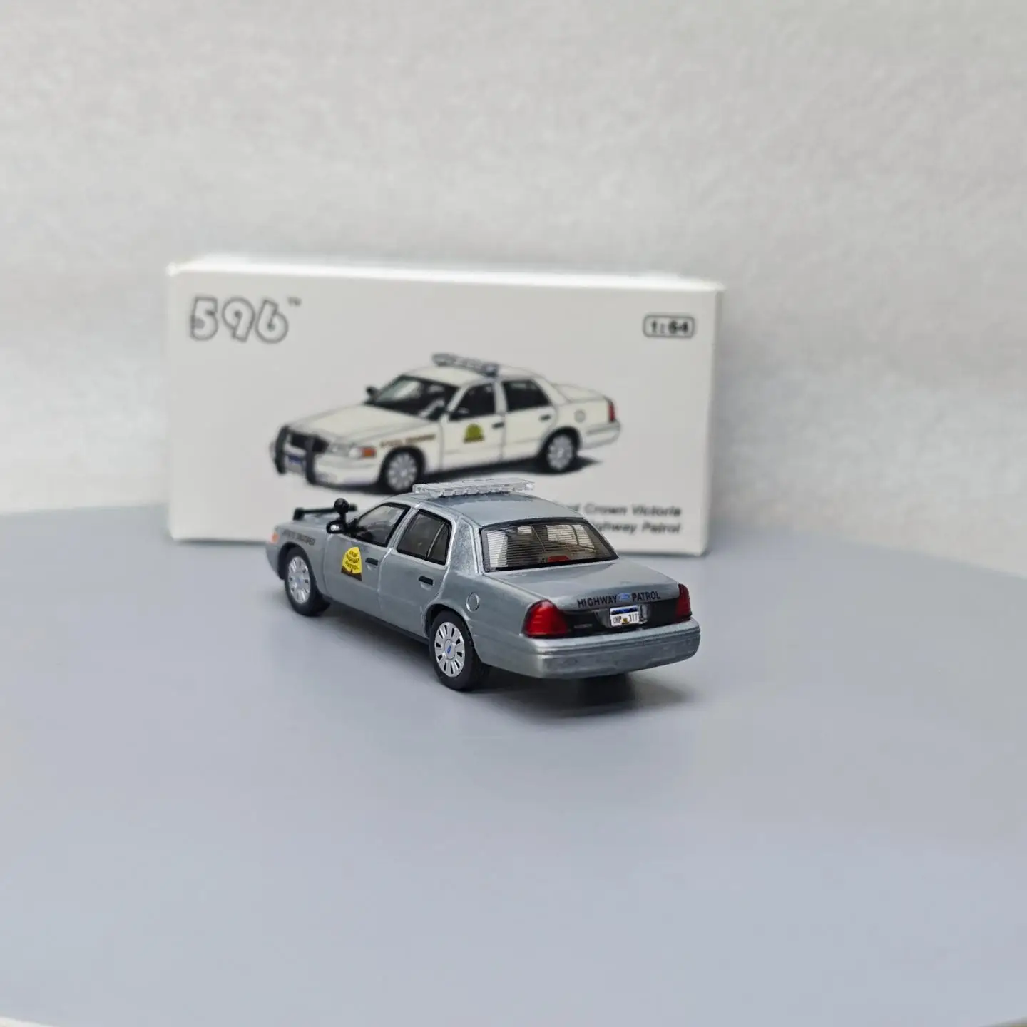 

596 1:64 Crown Victoria - Коллекционная модель мини-автомобиля из сплава для симуляции дорожной службы шоссейной полиции Юта, украшение, подарок, игрушка